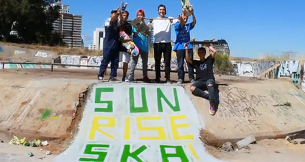 Sunrise-Skateboards-Feliz-Navidad-2012-Roswell