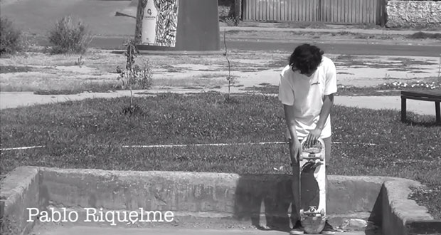 Cosecha-Skateboards-Pablo-Riquelme-en-plaza-de-'La-Islita'-