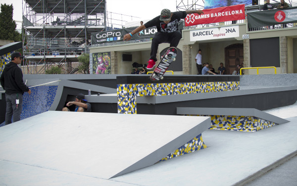Manny-Santiago_360-shove-e1368569410466