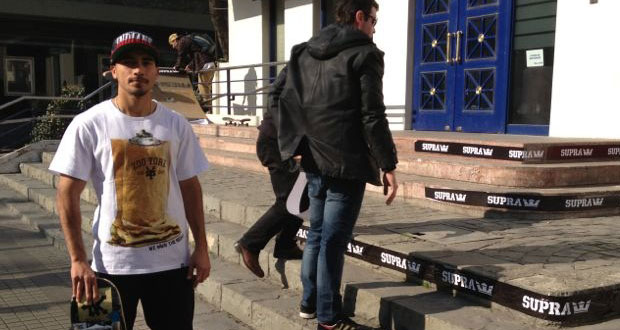 carlos-pino-descaro-attack-patineta