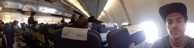 reynolds-en-el-avion