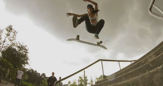Vive-Skateboarding-Lo-tiene-de-Parche-Daniella-Pissarelo-Heelflip-Colombia