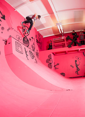 24-Oski-Hallberg-Wallride-ollie-in