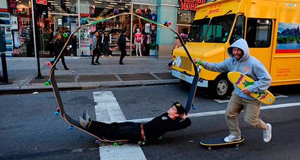Krooked-Skateboards---'Circle-Board-in-NYC'