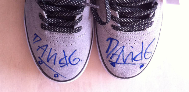 Gana-Las-Zapatillas-Globe-THE-SABBATH-firmadas-por-David-Gonzalez-4