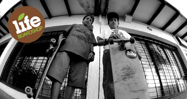 Life-Boardshop--JT-Aguilera--Sebastian-Montes-en-Skatepark-Las-Condes
