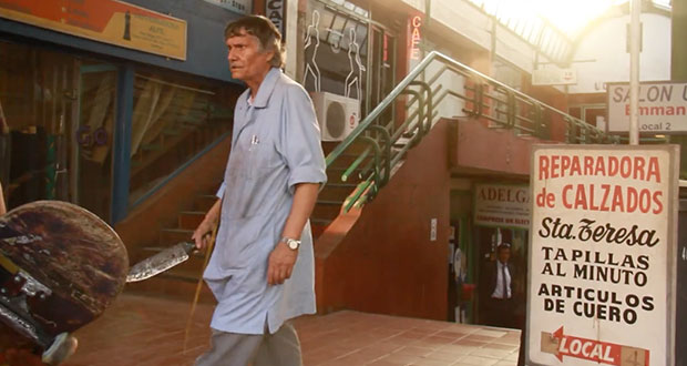 Skaters-atacados-por-Viejo-con-Cuchillo-en-el-centro