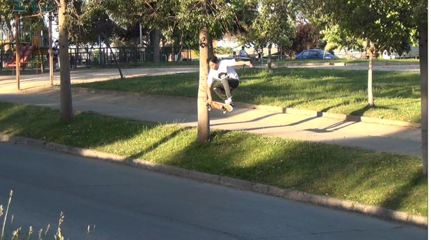 Melancefilms-Patricio-Lizama---patineta-4