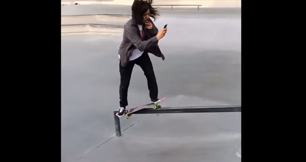 Skateboarding-Selfie