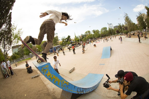 The-Berrics-x-Converse--Perros-y-Amigos-1