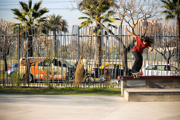 SEBASTIAN-PEREZ-FDLS-AGOSTO-2-patineta