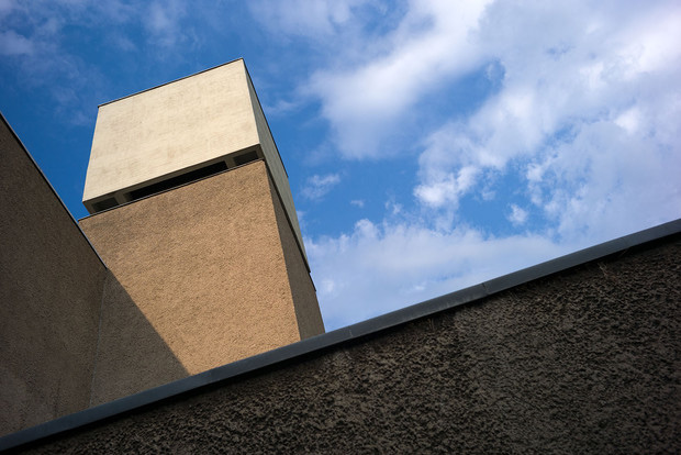 St_Agnes_exterior_Grey_Levis_Marcel_Veldman-620x414
