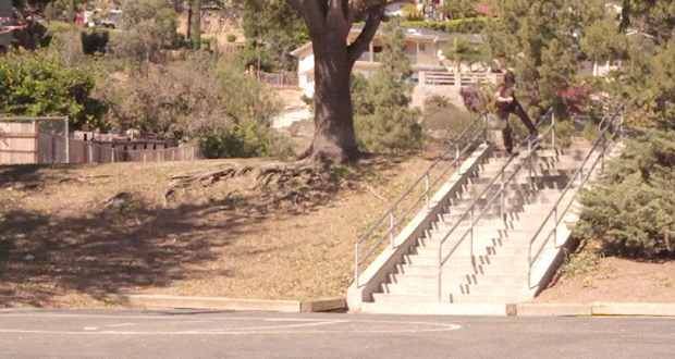 Alec-Majerus-Video-Flip---3-en-bruto-patineta