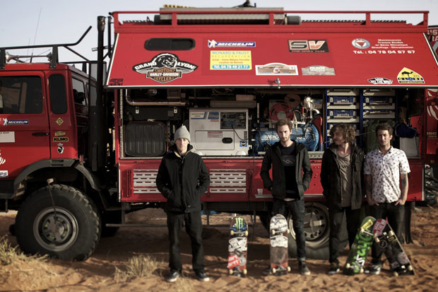 Redbull-skateboarding--Patinar-en-el-desierto-Fotos-patineta9