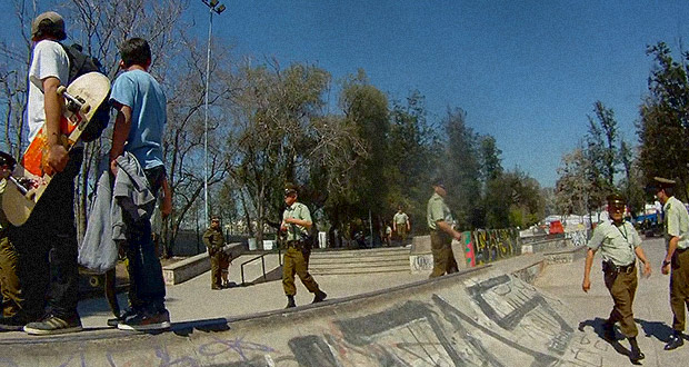 Carabineros-echan-a-los-skaters-del-Parque-O'Higgins