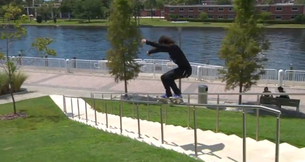 Jereme-Knibbs-Bienvenido-a-The-Boardr-Team-patineta
