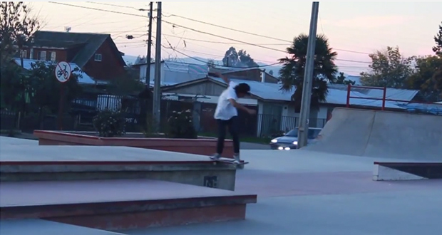 Rodrigo-Beltran-'Yoyo'-en-skatepark-de-Talca