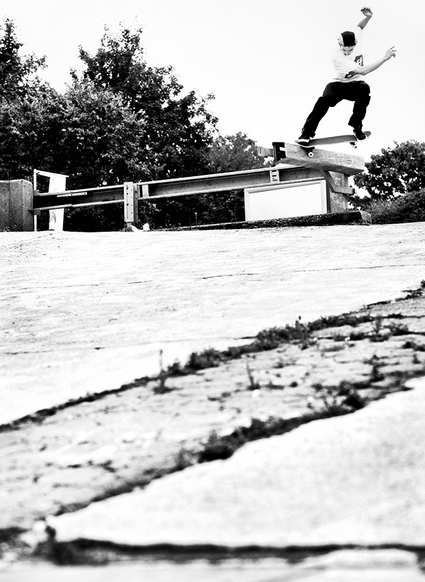 Grey-Skateboard-Magazine--Jak-Pietryga1