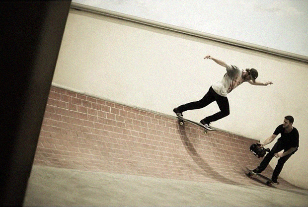 The-Berrics-Run-&-Gun-2014--Silas-Baxter-Neal-interior-patineta