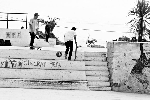 Justice-Skateboards--Alonso-Moya-Pro-Model-2014-interior-2