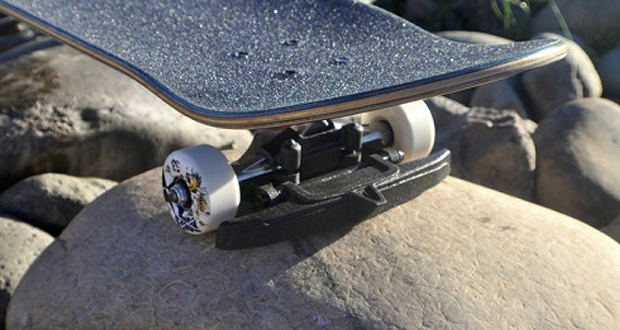 Los-peores-inventos-para-el-skate--Protección-anti-piedras---Rockochet