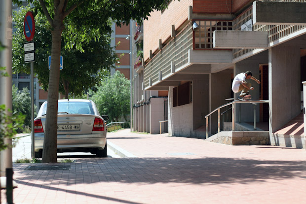 cristian dawson ollie over the rail barcelona copia
