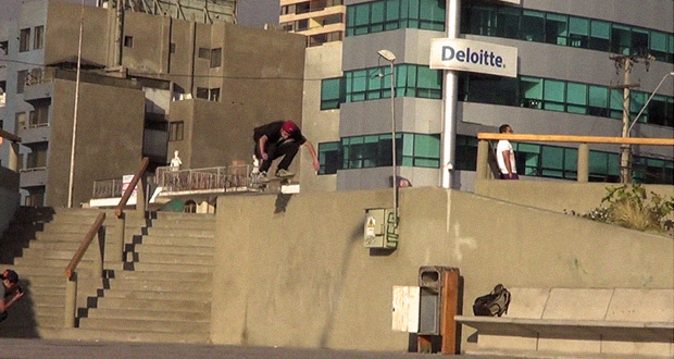 Viliv-Skateboarding--Young-Street-Ignacio-Tapia