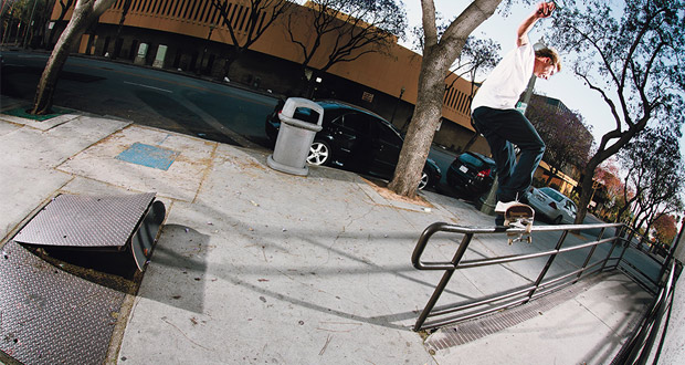 TransWorld-SKATEboarding--Marius-Syvanen-en-Outliers