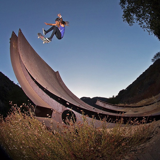 Leticia-Bufoni-en-Nike-Sb-Global-Team-flip-to-fakie-