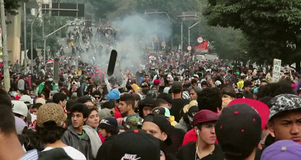 Dia-Mundial-del-Skate-2015--Sao-Paulo,-Brazil---10-Mil-skaters-en-las-calles