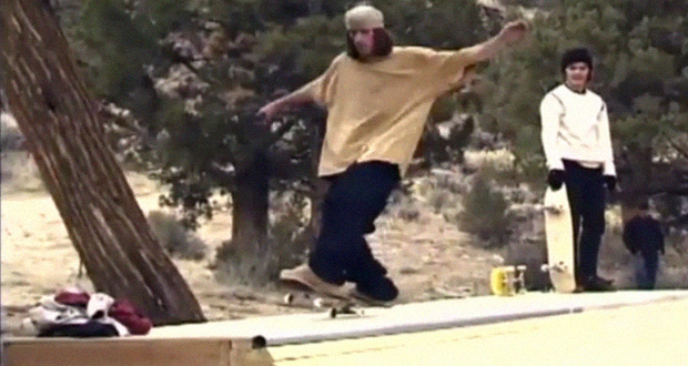 Geoff-Rowley,-Mark-Appleyard,-Pj-Ladd-y-Tom-Penny-en-una-Mini-Ramp