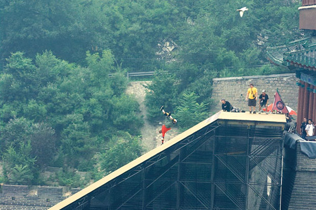 No-Olvidar-10-años-del-salto-de-Danny-Way-sobre-la-Muralla-China3