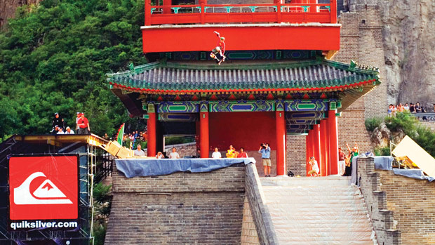 No-Olvidar-10-años-del-salto-de-Danny-Way-sobre-la-Muralla-China7