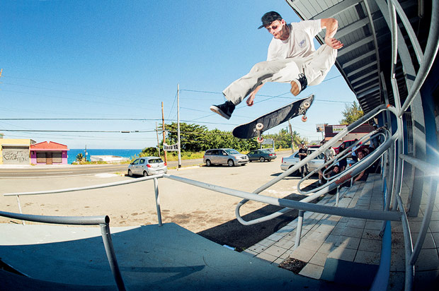 cyrusbennettkickflip