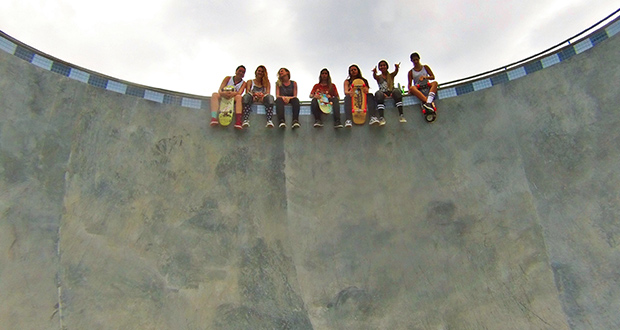 Una-Chilena-en-el-Encuentro-de-Meninas-en-Brasil---Skate-Femenino