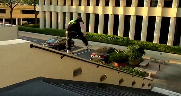 27-escaleras-a-180-Nosegrind---Aaron-Wilson