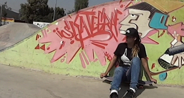 Carla-Monserrat---Skateboarding