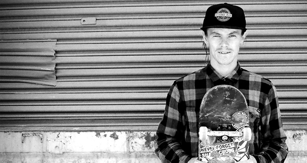geoff-rowley-patineta-frente-