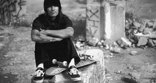 tony-trujillo-patineta